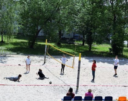 Zaproszenie na boisko plażowe